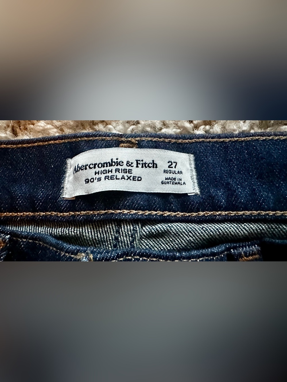 NWT Abercrombie & Fitch High Rise 90s Relaxed Martini
Embroidered
Jean - Size 27 - Picture 10 of 11